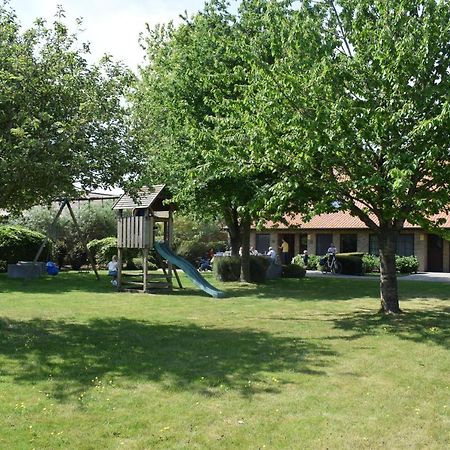 De Meiboom Vakantiehoeve Tot 21 Pers Langemark Exteriér fotografie