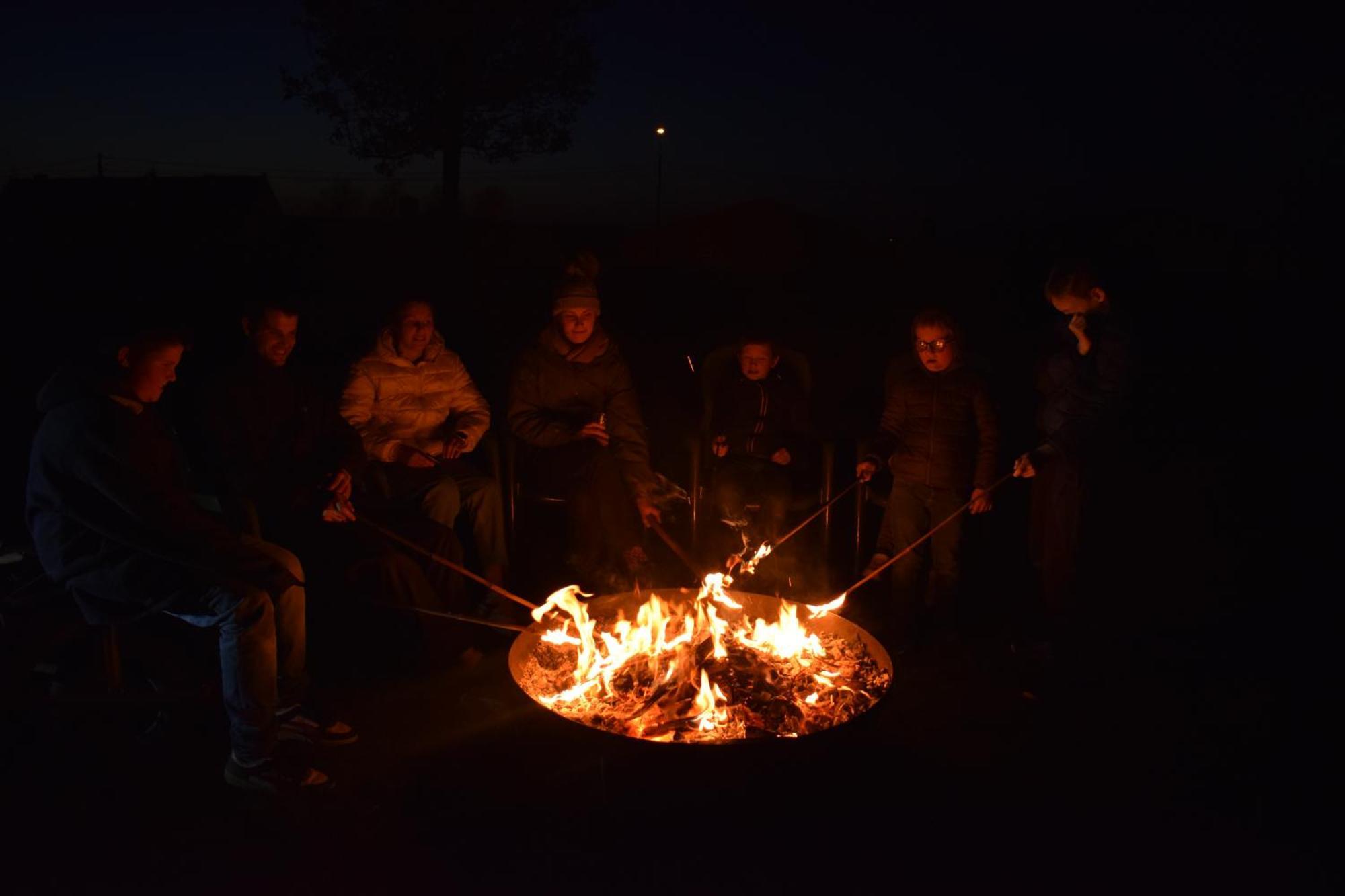 De Meiboom Vakantiehoeve Tot 21 Pers Langemark Exteriér fotografie