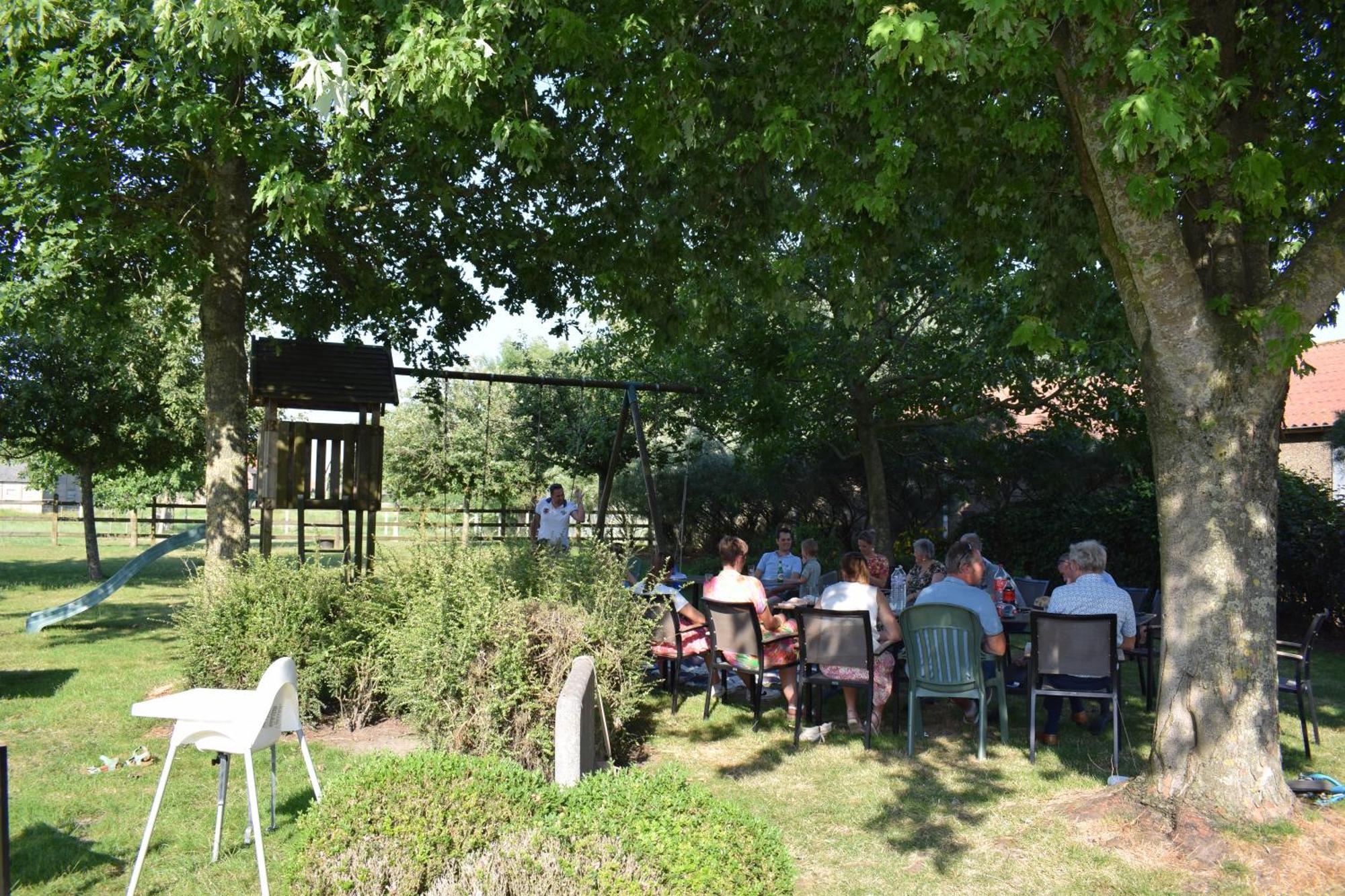 De Meiboom Vakantiehoeve Tot 21 Pers Langemark Exteriér fotografie